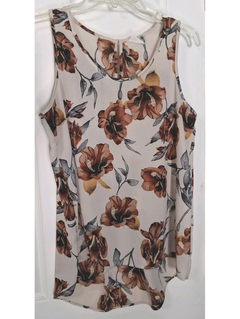 Everleigh Sleeveless Blouse Womens Size Small Tan And Floral